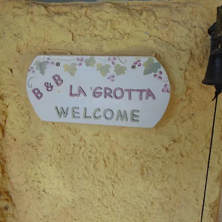 La Grotta 4*